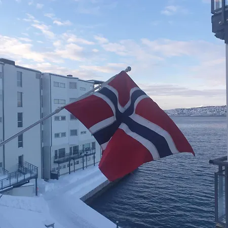 Tromso Sea Front Panorama Apartment *